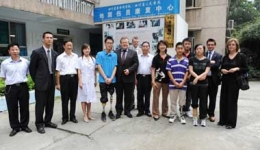 冰岛外交及外贸部长奥叙尔·斯卡费丁松阁下莅临我院