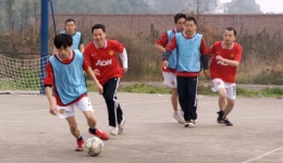 崇州分院团委首次组织足球对抗赛