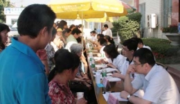 我院组织党员专家到新津分院义诊授课