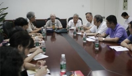 我院召开党的群众路线教育实践活动离退休人员座谈会