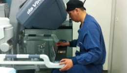 我院首批达芬奇机器人手术系统操作人员在港培训圆满完成