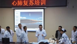省医院专家对新津分院进行心肺操作技能培训