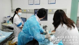 我院阿坝州对口支援医疗队成功完成阿坝州首例超声介入微创治疗重症胰腺炎假性囊肿