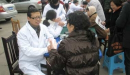 城东病区健康义诊走进陵川社区