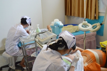 皮肤科门诊治疗