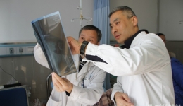 省医院骨科专家定期到崇州分院指导