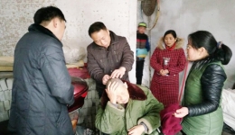 新津分院对病人进行节前慰问回访