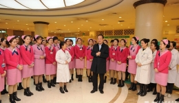 春节前夕院领导带队看望慰问一线职工