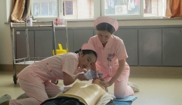 2016年护理急救技能大赛顺利举行