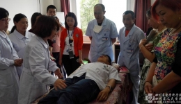 坚持边学边做 护校本部党支部开展“两学一做”特殊党日活动