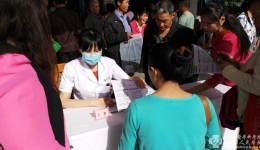 营养科举行 “全民营养周”大型义诊活动