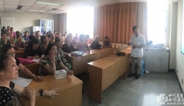 心内科举办血管健康日大型义诊活动