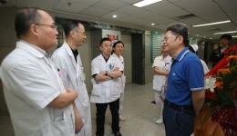 儿科新生儿监护室顺利搬迁
