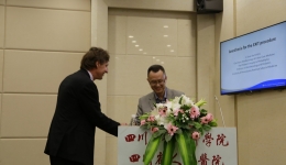 美国费城儿童医院麻醉与重症科主任来我院交流