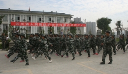 护士学校圆满完成2016级新生军训工作