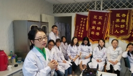 病案科李红樱主任一行对疼痛科医务人员就疾病编码分类和病历首页书写进行专题培训