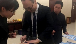 机器人微创中心王东主任受邀赴301医院操演手术