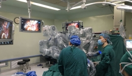 我院成功实施西部地区第一例、全国第二例机器人辅助右肾动脉瘤切除、体内原位肾动脉重建手术