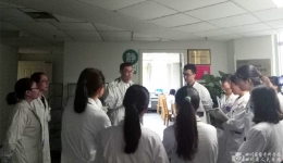 美国教培专家来我院示范性教学查房