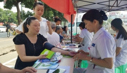 外科党总支开展“为健康护航，为党旗增辉”主题党日活动