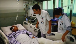情系九寨地震伤员  省医康复在行动