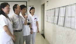 ����ҽѧ���ĵ�֧����չ��ӭ��ʮ�Ŵ����ϸ�Ա�����⵳�ջ