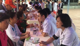 足球竞彩网���ﲿЯ��Ф�Һ����������������Ŀ�չ�������ߵļ�ͥҽ������������