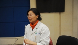 老年医学科举办首届“医路同行,知问青春”老年医学知识竞赛暨干部科党支部主题党日活动