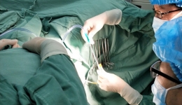 崇州分院妇科成功开展首例经阴道前盆重建术