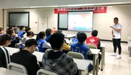 急诊急救部在地铁中医大-省医院站进行急救培训