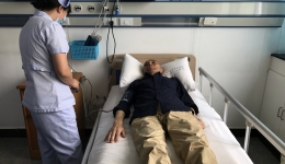 我院首例肺移植患者康复出院