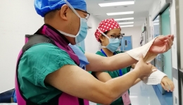 宣传部党支部组织“中国医师节”职业深度体验主题党日活动