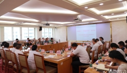 院党委召开迎接首个“中国医师节”座谈会