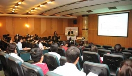 德国德累斯顿大学附属医院教授来我院讲学