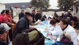 崇州两院青年志愿者在敬老院开展活动