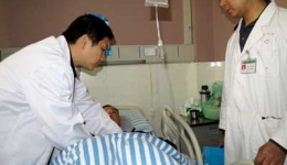 胃肠外科到新津分院会诊查房及教学指导