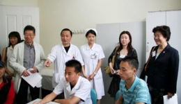 香港东华三院医护人员来我院中医科参观访问