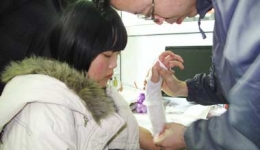 康复科团支部赴灾区开展“青少年儿童健康义诊”活动