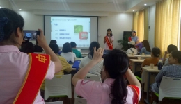 营养科党支部参加520母乳喂养宣传日活动