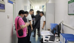 河南省医院药学专家到我院药学部交流参观