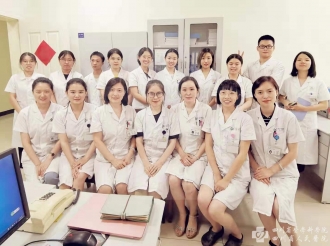 带教老师与实习生合影