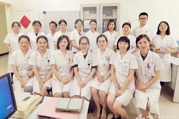 带教老师与实习生合影