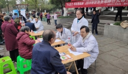 集团资阳医院举办“齐心协力，终结慢阻肺”义诊活动