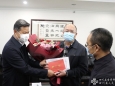 省政协副主席、民革四川省委主委欧阳泽华带队看望慰问我院援鄂民革党员陈康