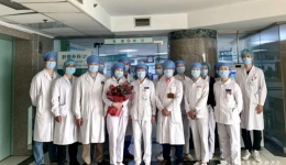 奋战发热门诊57天，抗疫英雄回归科室岗位