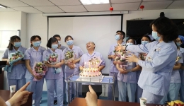 重症医学中心举办“春暖花开，英雄归来”主题党日活动