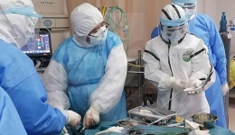 川报观察：党旗高扬| 面对疫情，我们愿意为你挡在前面