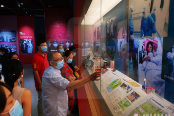 “守初心、党员讲奉献，战疫情、重症有作为”主题党日活动