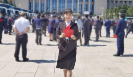 中央广电总台国际在线：四川省人民医院重症医学科护士长杨琴：这份荣誉将激励我不断进取 承担起医务人员的光荣职责