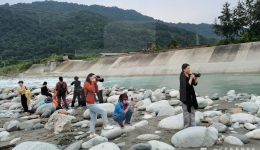 摄影俱乐部举行秋季户外摄影活动